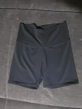 High-Rise Black Women’s Bike Shorts with Supportive Waistband